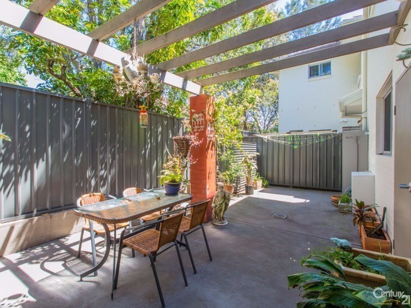 2/95 Rae Crescent, Kotara NSW 2289