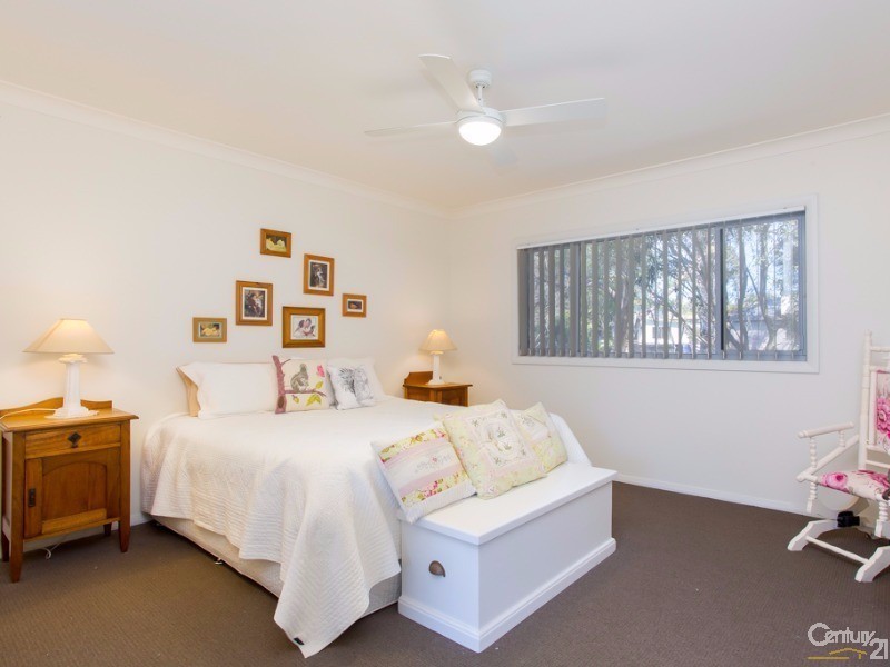 2/95 Rae Crescent, Kotara NSW 2289
