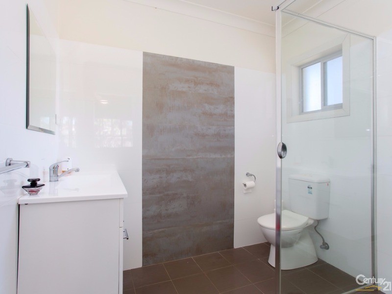 2/95 Rae Crescent, Kotara NSW 2289