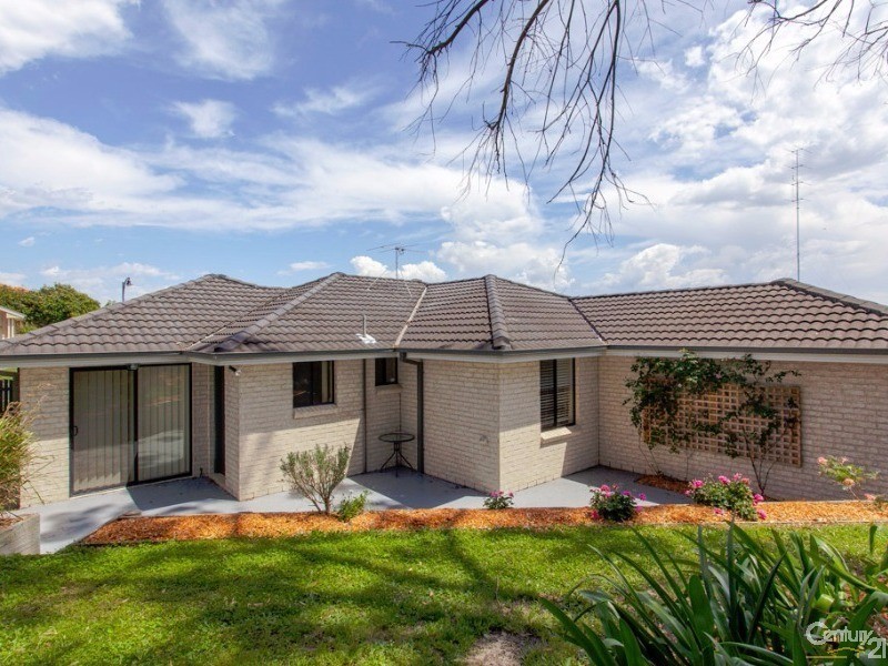 14 Hanover Road, Cameron Park NSW 2285