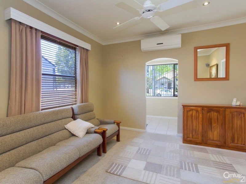 9 Burnett Street, Mayfield West NSW 2304