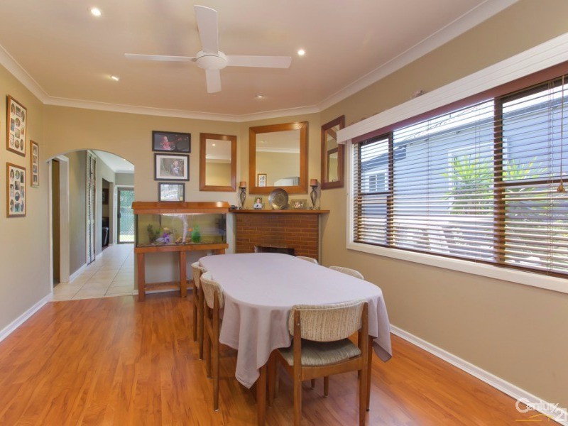 9 Burnett Street, Mayfield West NSW 2304