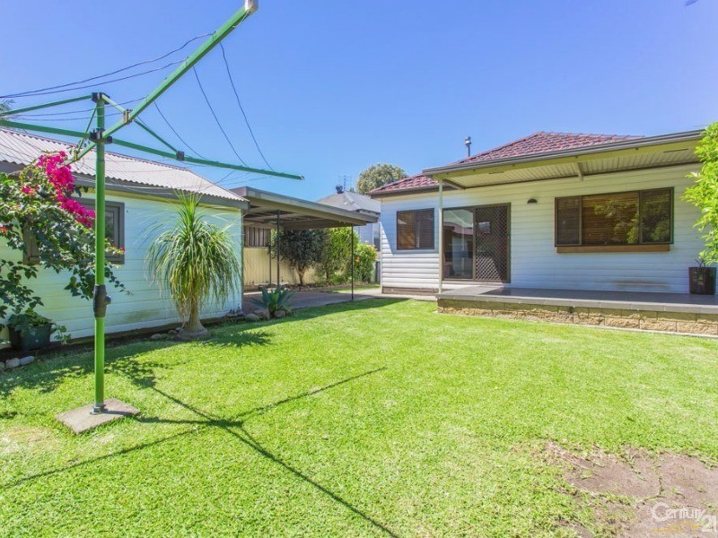 9 Burnett Street, Mayfield West NSW 2304