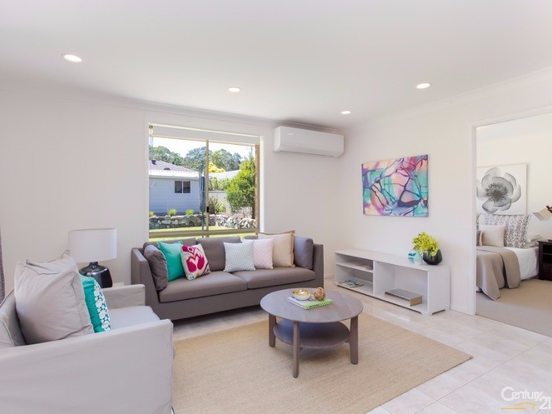 37 Parklea Avenue, Croudace Bay NSW 2280