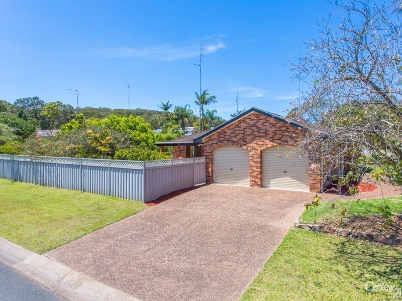 37 Parklea Avenue, Croudace Bay NSW 2280
