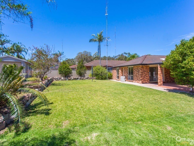 37 Parklea Avenue, Croudace Bay NSW 2280