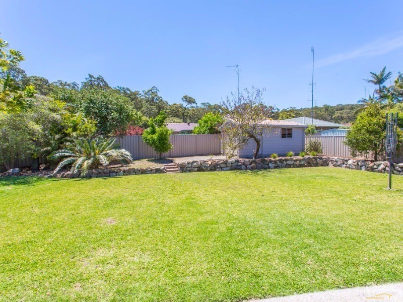 37 Parklea Avenue, Croudace Bay NSW 2280