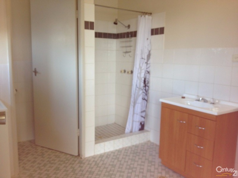 2/6 Clare Street, Glendale NSW 2285