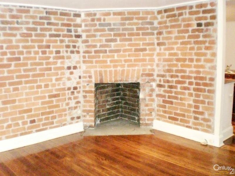 3 Eva Street, Hamilton NSW 2303