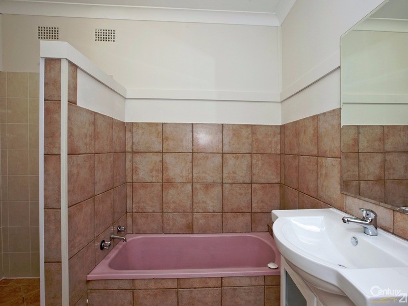 24 Derna Road, Shortland NSW 2307