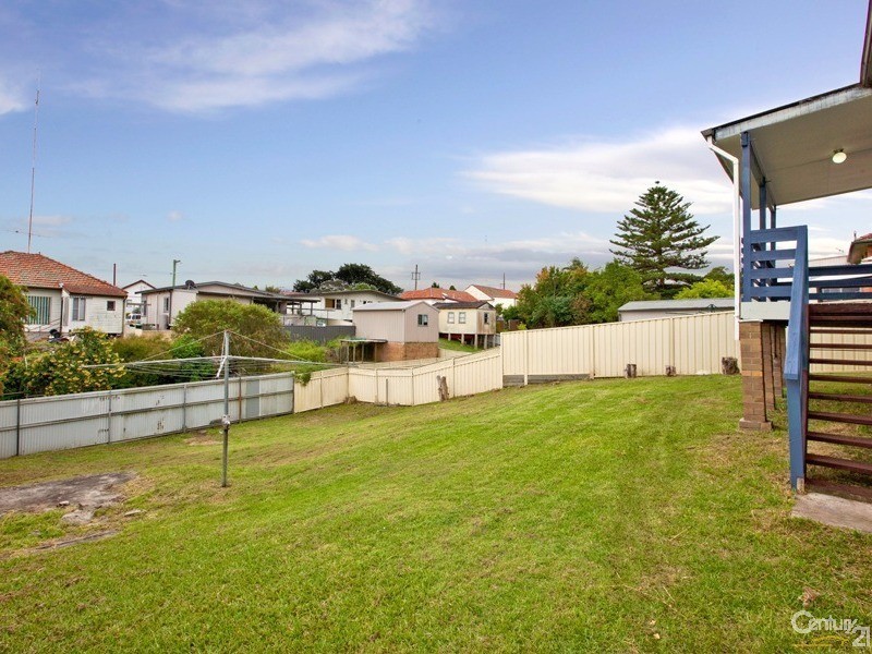 24 Derna Road, Shortland NSW 2307