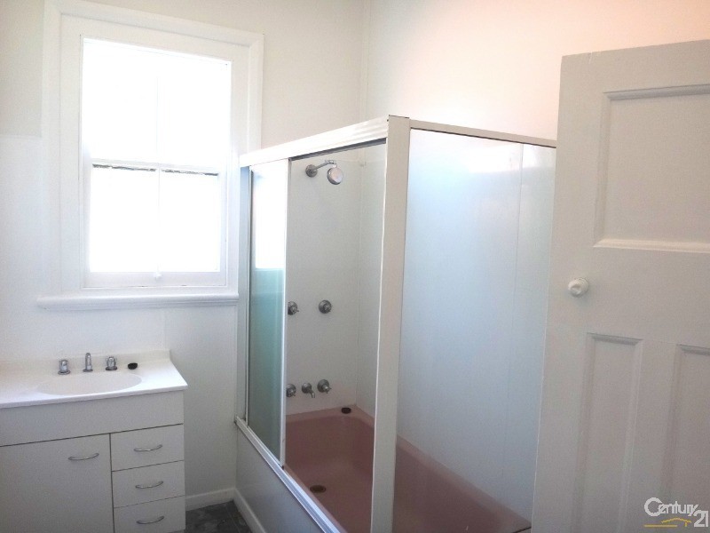 19 Coolamin Road, Waratah NSW 2298