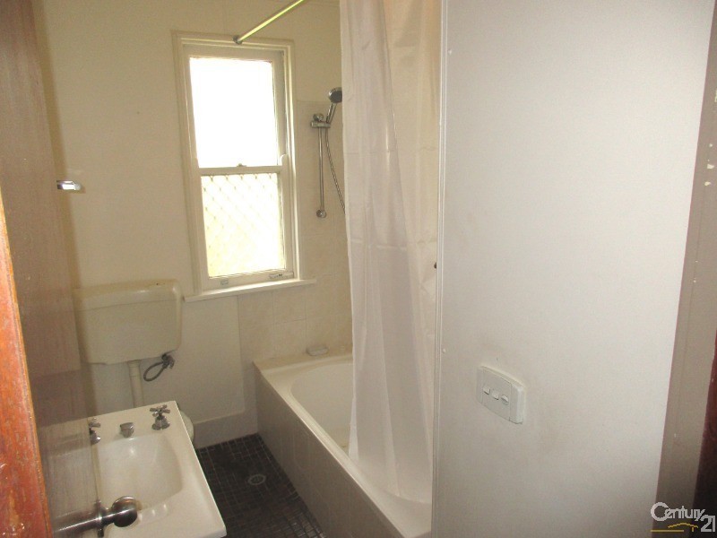 13 Teak Street, Gateshead NSW 2290