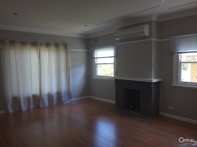 1 Lynette Place, Kotara NSW 2289