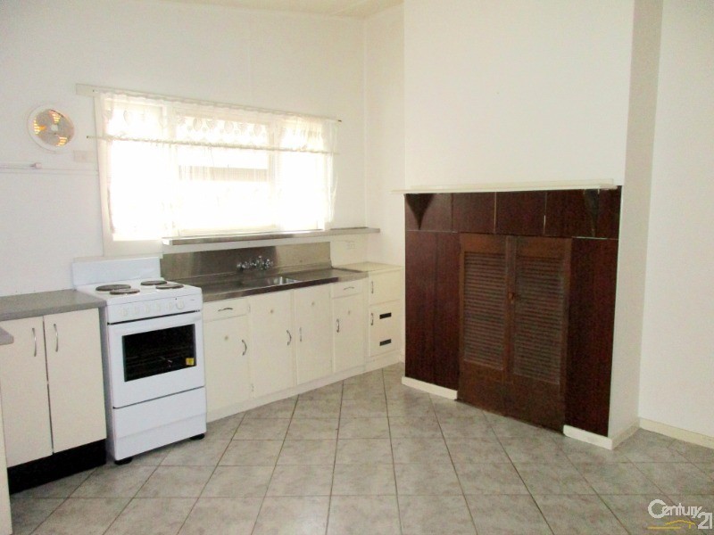 33 Lakeview Street, Boolaroo NSW 2284