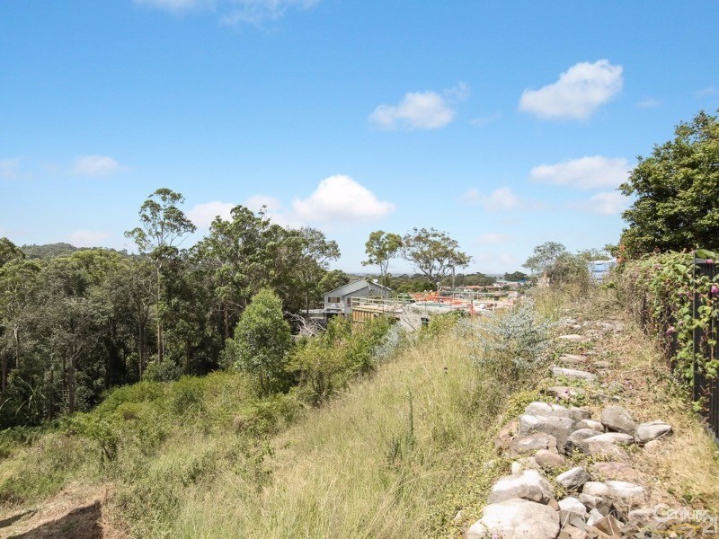 4 Beulah Place, Kotara South NSW 2289