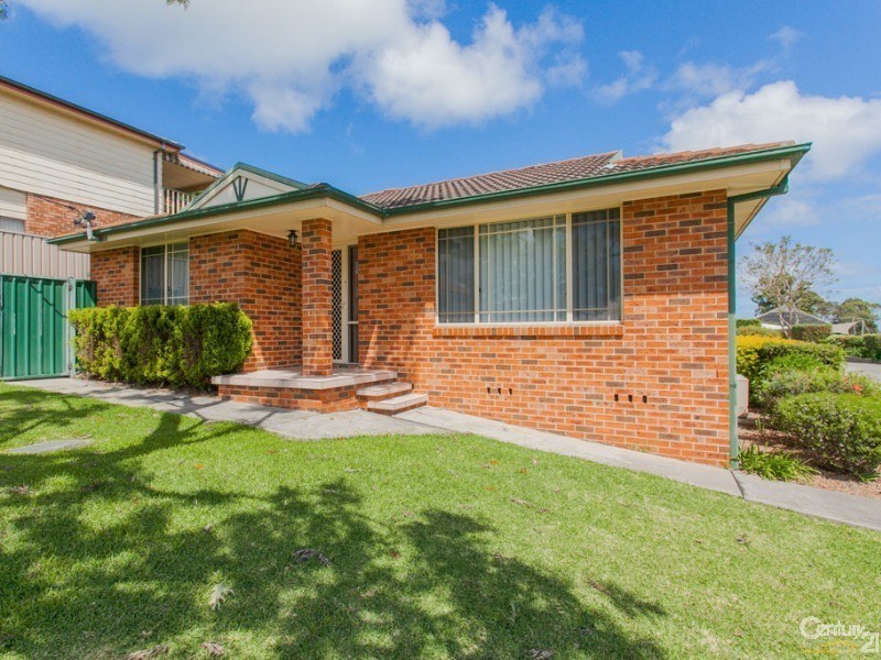 1/4 Chippindall Street, Speers Point NSW 2284