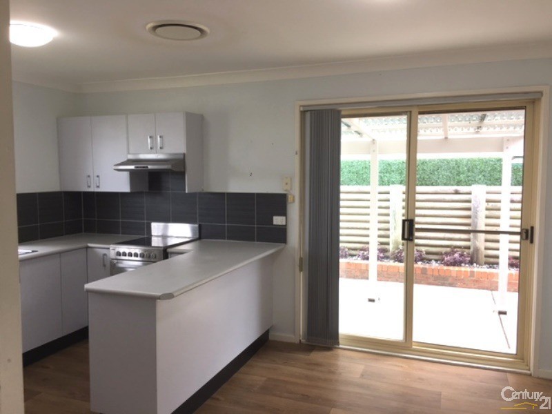 1/4 Chippindall Street, Speers Point NSW 2284