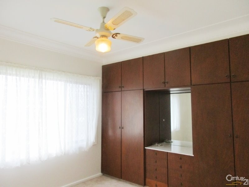 3 Ruswell Avenue, Warners Bay NSW 2282