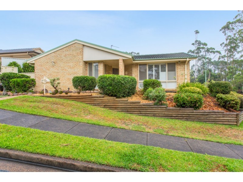 2 Alpha Close, Eleebana NSW 2282