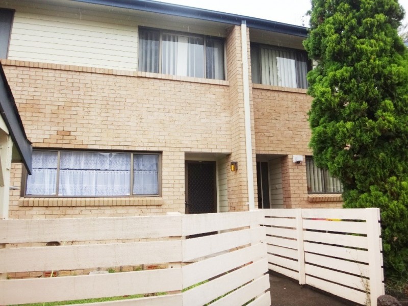 2/1  Roberts Street, Charlestown NSW 2290