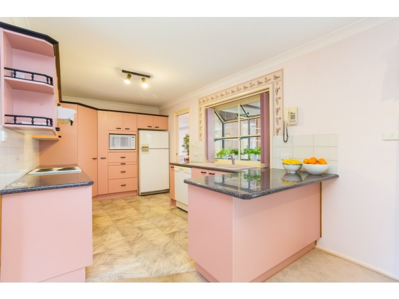 27 Derwent Crescent, Lakelands NSW 2282