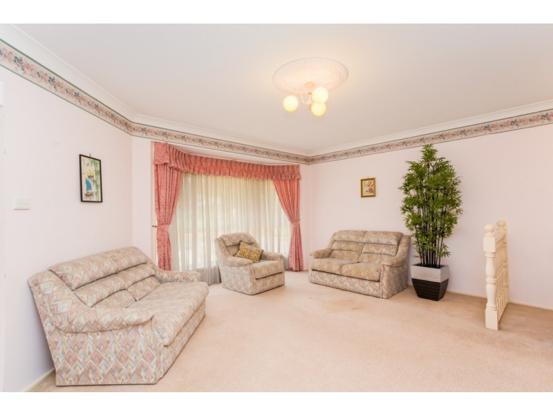 27 Derwent Crescent, Lakelands NSW 2282