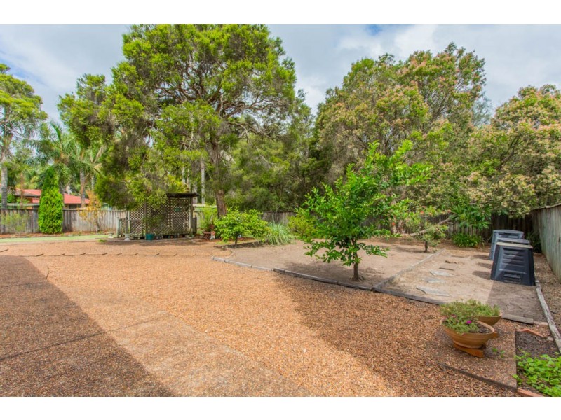 27 Derwent Crescent, Lakelands NSW 2282