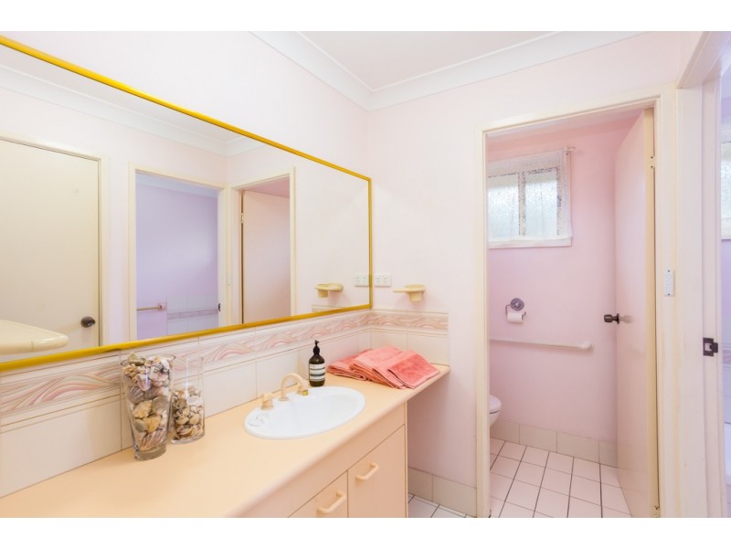 27 Derwent Crescent, Lakelands NSW 2282