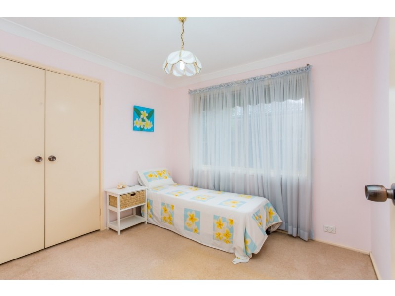 27 Derwent Crescent, Lakelands NSW 2282