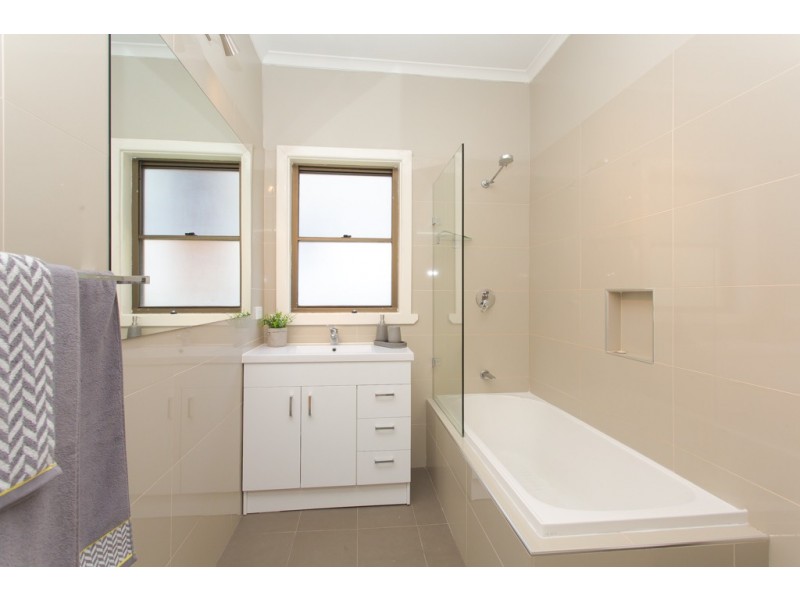 1 Lynette Place, Kotara NSW 2289