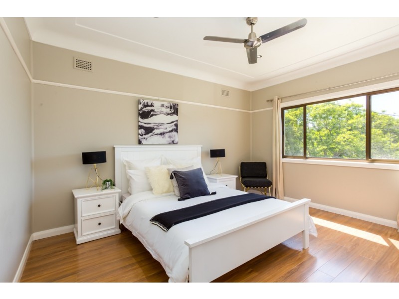 1 Lynette Place, Kotara NSW 2289