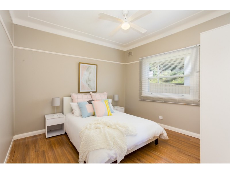 1 Lynette Place, Kotara NSW 2289