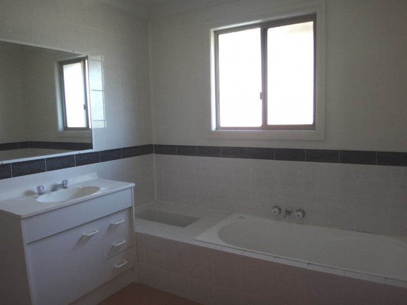 1/11 Floribunda Close, Warabrook NSW 2304