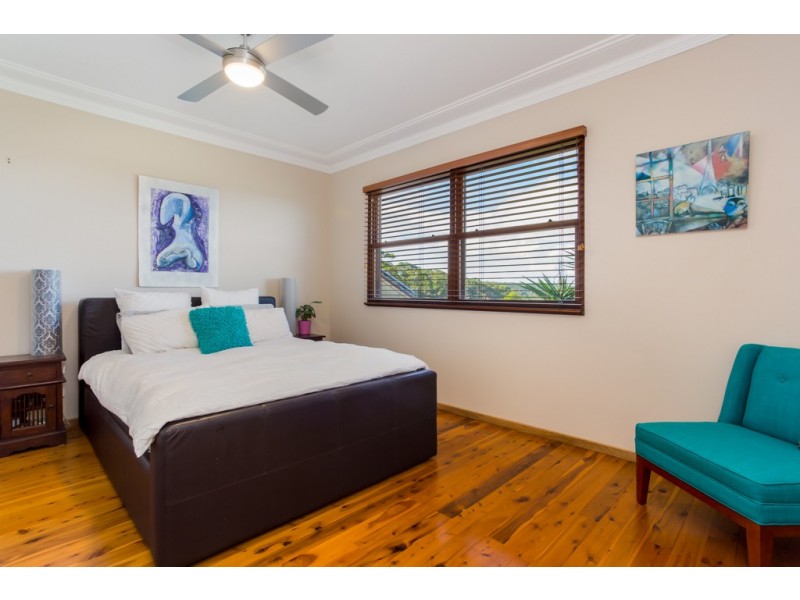 5 Kananook Crescent, Belmont North NSW 2280