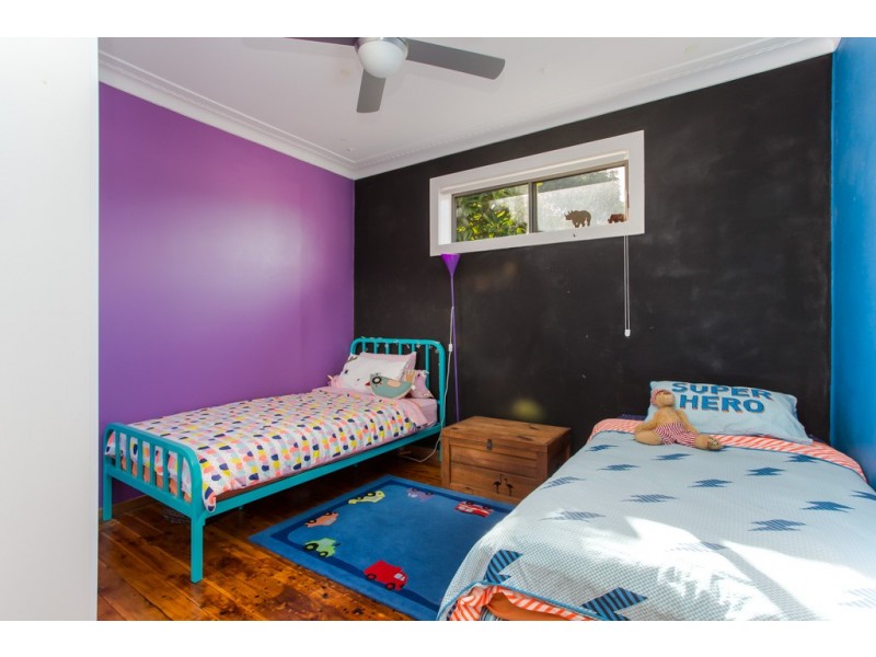 5 Kananook Crescent, Belmont North NSW 2280