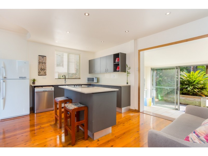 5 Kananook Crescent, Belmont North NSW 2280