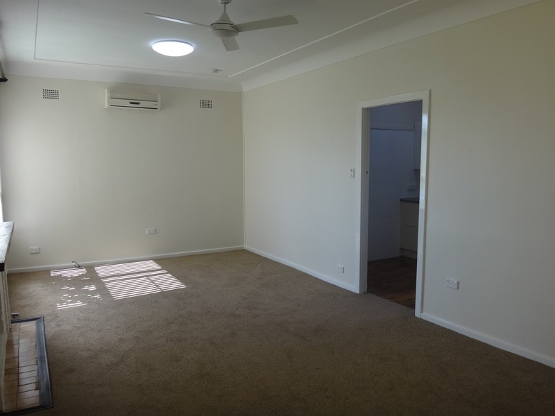 53 Blackbutt Parade, Kotara South NSW 2289