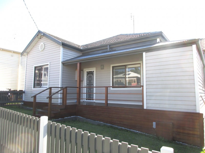 4 Myall Road, Waratah NSW 2298