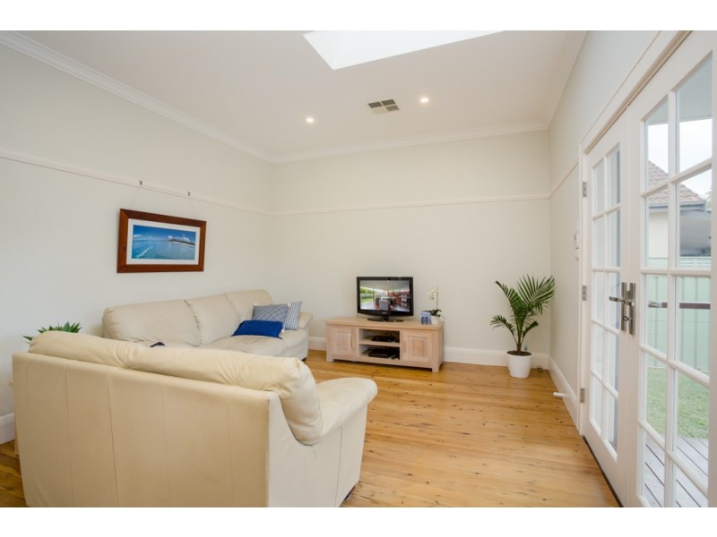 2 Pulver Street, Hamilton South NSW 2303