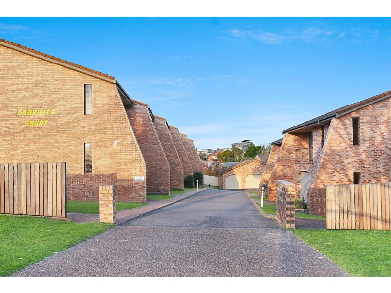 4/7 Hutton Street, Charlestown NSW 2290