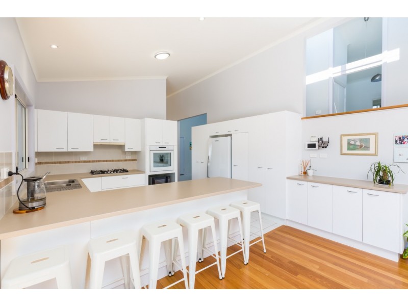 14 Castle Drive, Floraville NSW 2280