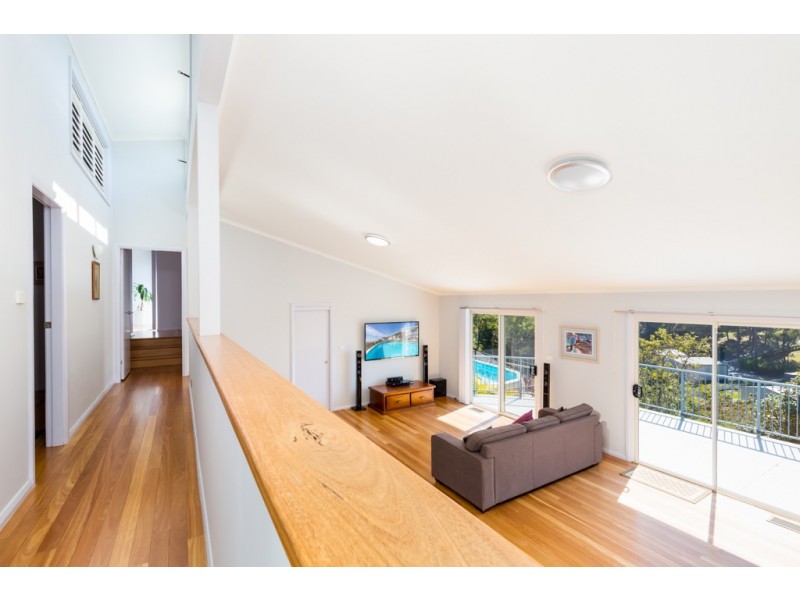 14 Castle Drive, Floraville NSW 2280