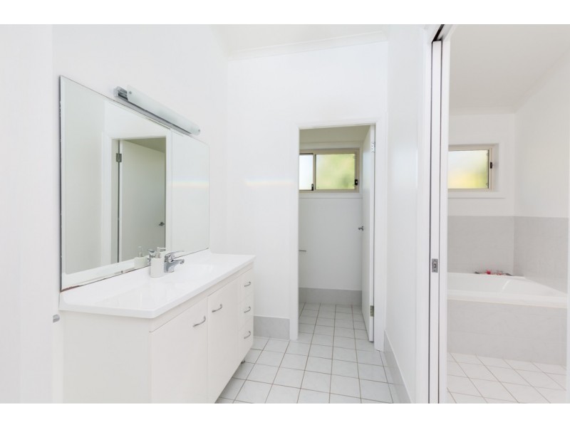 14 Castle Drive, Floraville NSW 2280