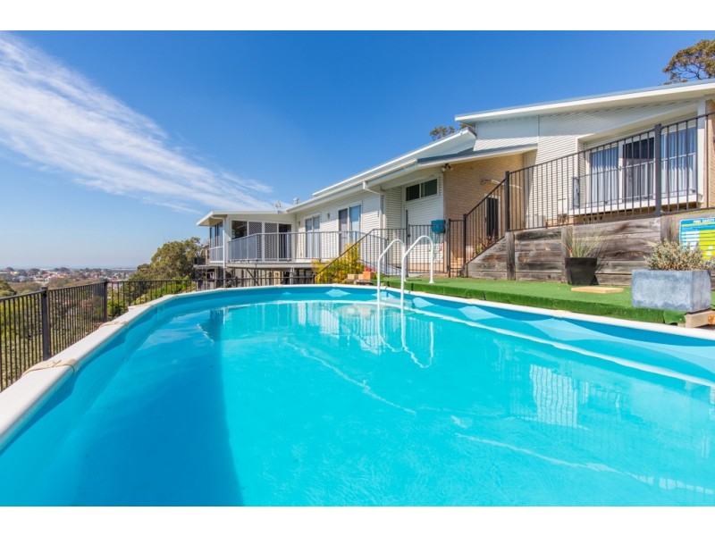 14 Castle Drive, Floraville NSW 2280