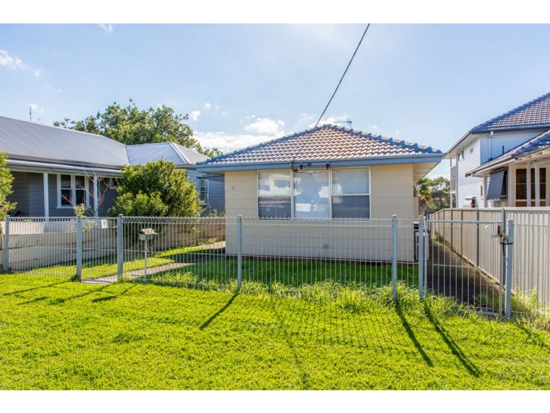 37 Waratah Street, Kahibah NSW 2290