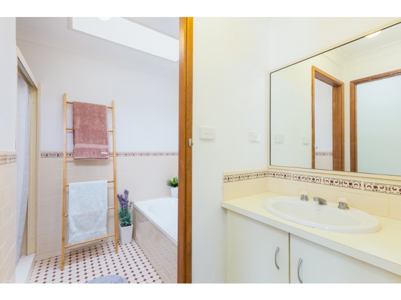 2/15 Minnesota Way, Warners Bay NSW 2282