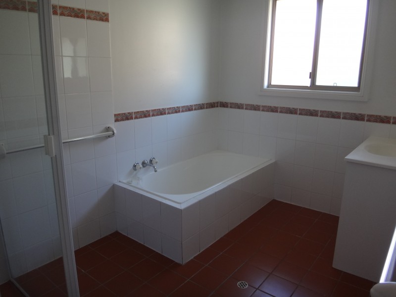 2/11 Floribunda Close, Warabrook NSW 2304