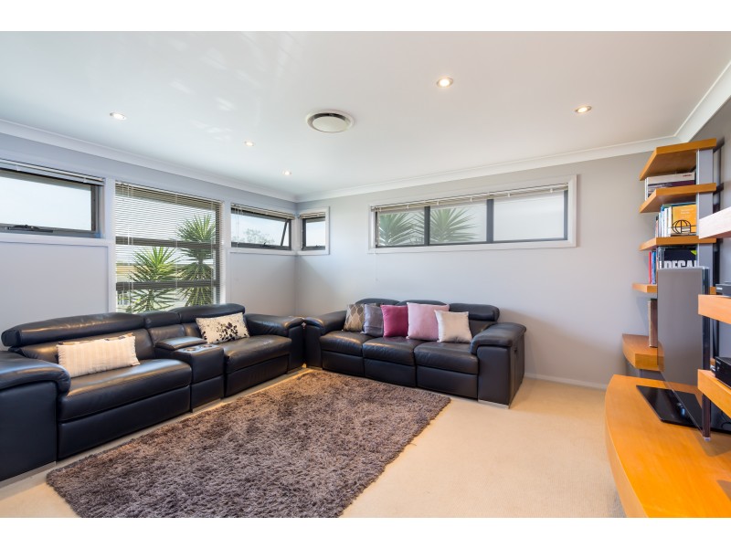 11 Franciska Close, Floraville NSW 2280