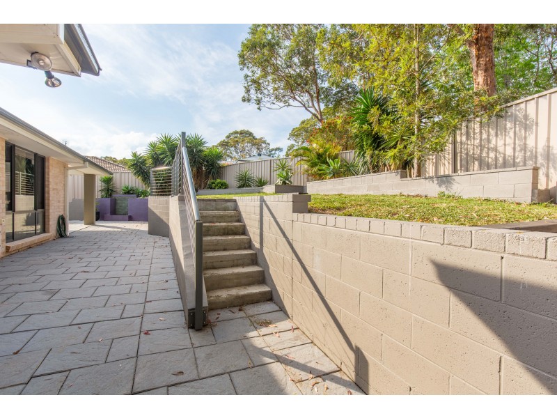 11 Franciska Close, Floraville NSW 2280